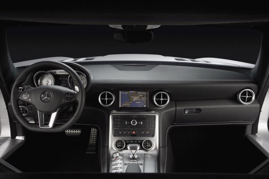  Mercedes-Benz SLS AMG 2010 года  (фото 265 из 526)